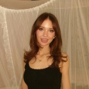 Meet your Posher, Vivian